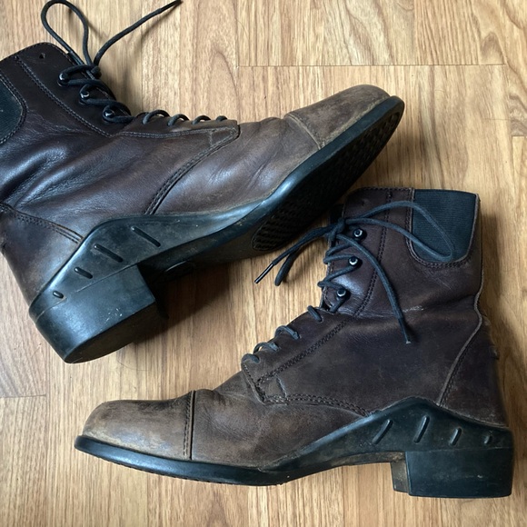 Ariat distressed brown leather ankle boots - Picture 2 of 7